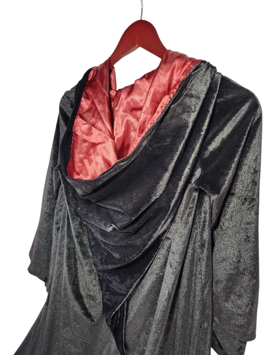 Harry Potter Velvet Gryffindor Robe Kids Size Med 7-8 Cosplay Halloween Wizard - Picture 5 of 11